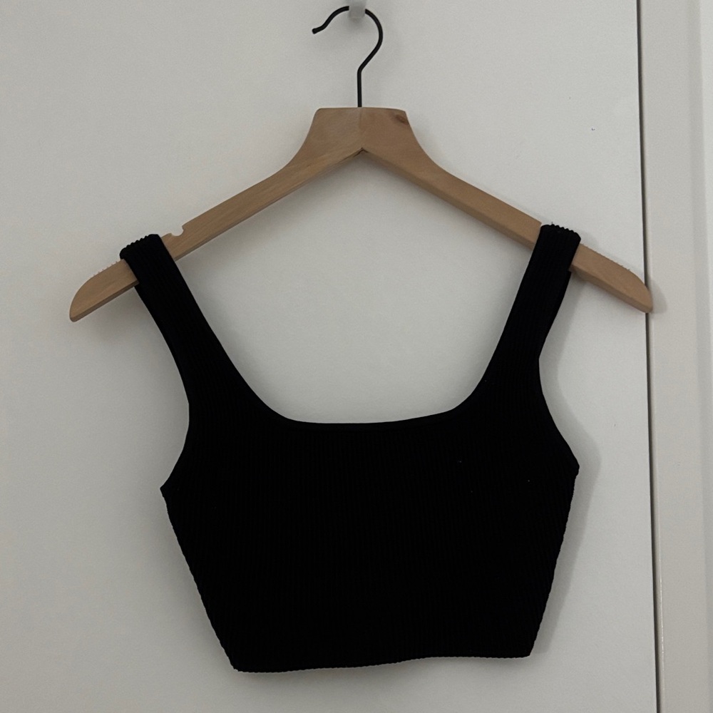Aritzia Babaton Sculpt Knit Squareneck Cropped Tank